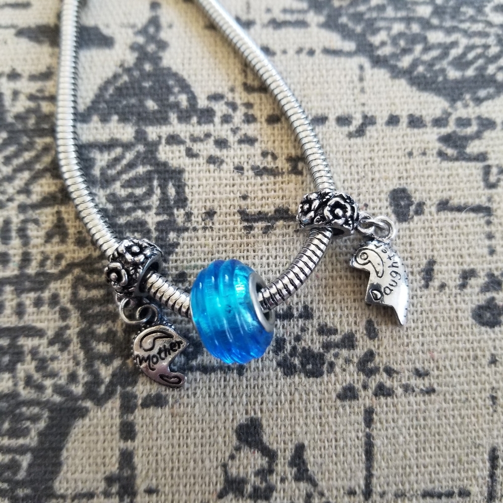 Mother daughter charm bracelet - Picture 3 of 8